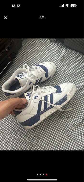 Yalnızca 3 kere giyildi. Orijinal adidas