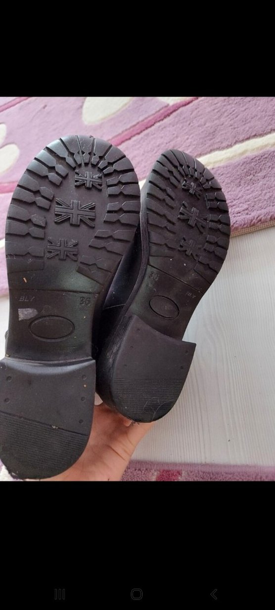 Zincir Detaylı Siyah Deri Gotik Kadın Bot - Görsel 4