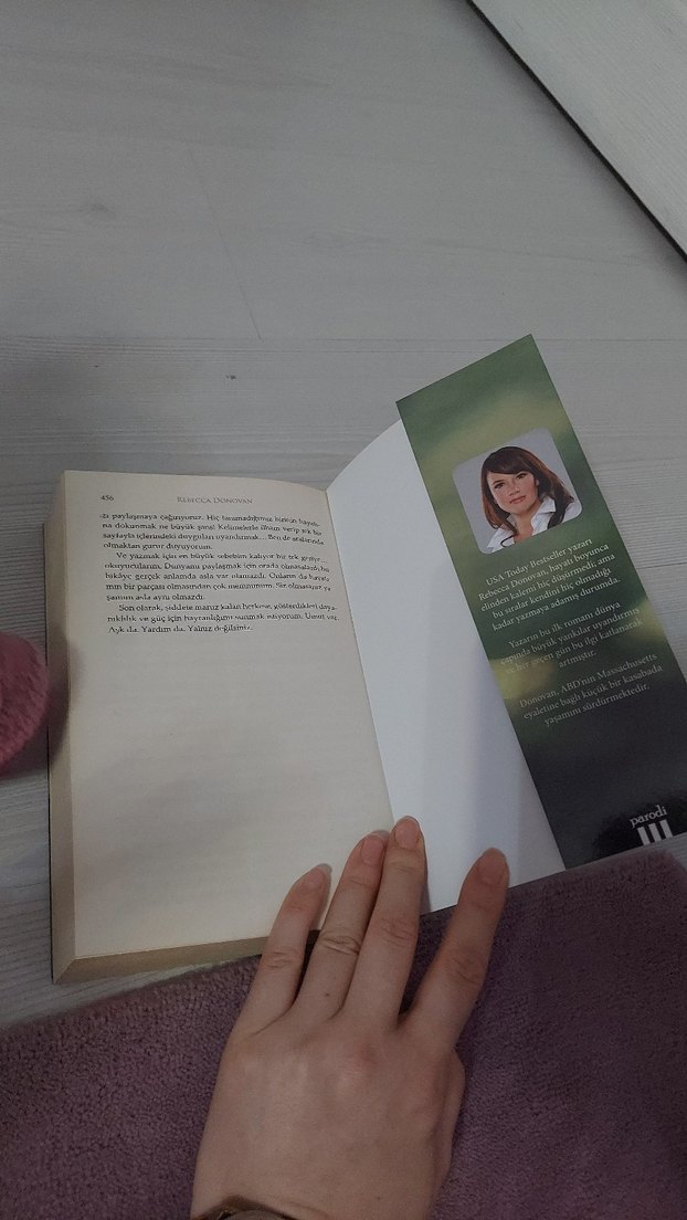 Aşk Yakar - Rebecca Donovan - Görsel 3