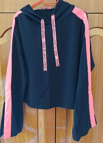 Kapişonlu sweatshirt 