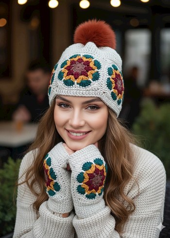 Zara Beyaz Çiçek Motifli Örgü Bohem Eldiven