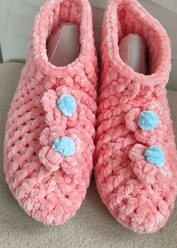 Renkli Nakışlı Pembe Örgü Kadın Ev Terliği