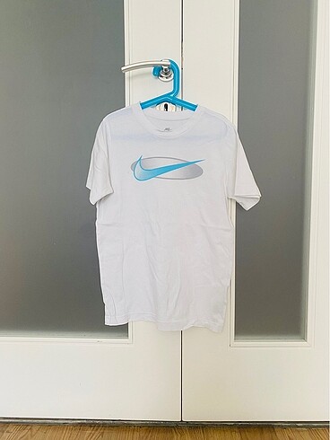 Nike Erkek Çocuk Tshirt (9-10yaş)