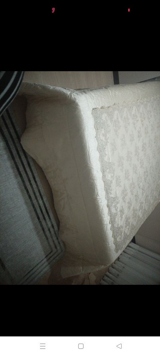 İşlemeli Beyaz Parlak Yatak Örtüsü - Görsel 2