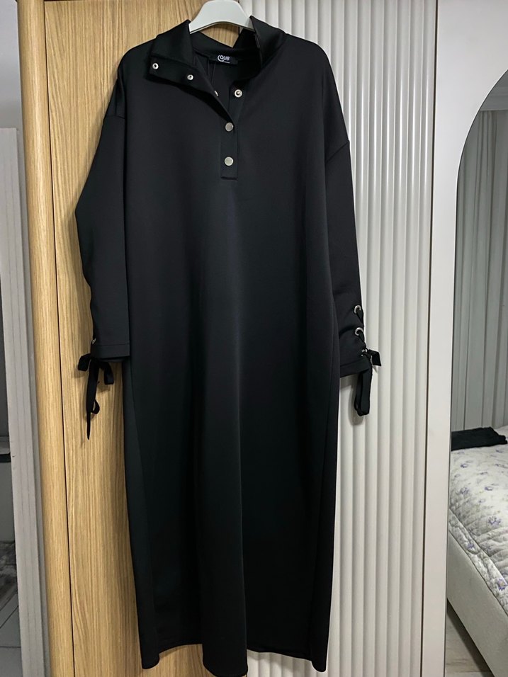 Siyah Düğmeli Uzun Salaş Kadın Elbise - Görsel 2