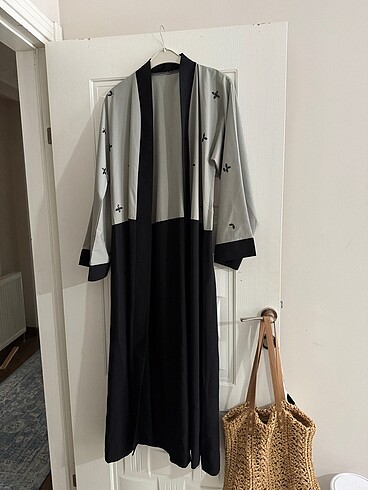Armine Abaya