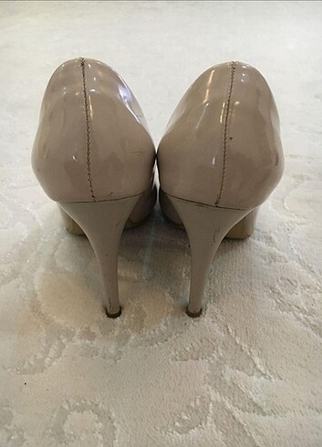 Bej rengi stiletto