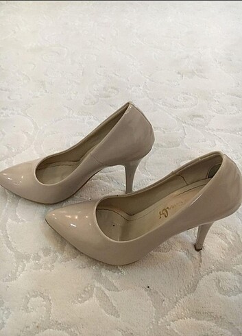 Bambi Bej rengi stiletto