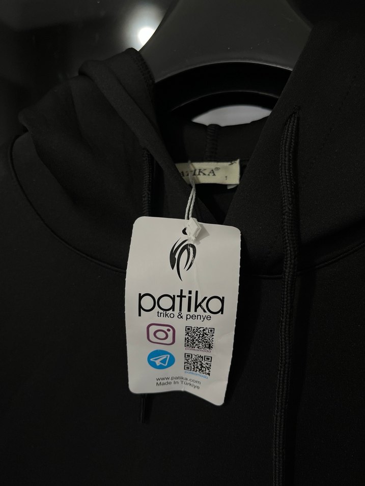 Siyah Kapüşonlu Rahat Kesim Takım - Görsel 2