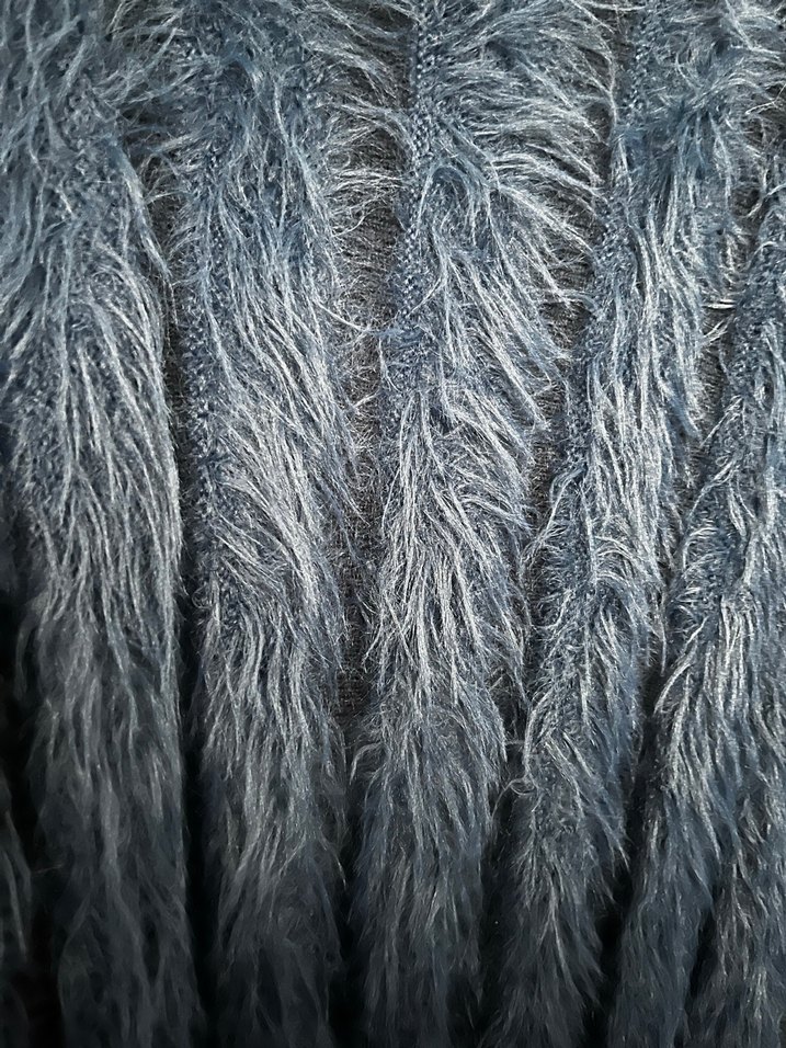 Uzun Kollu Mavi Yünlü Hırka - Görsel 4