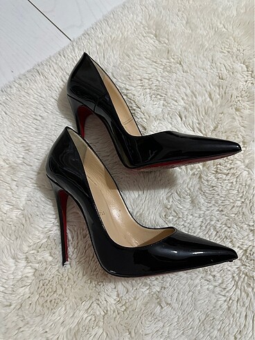 Christian Louboutin So kate 120