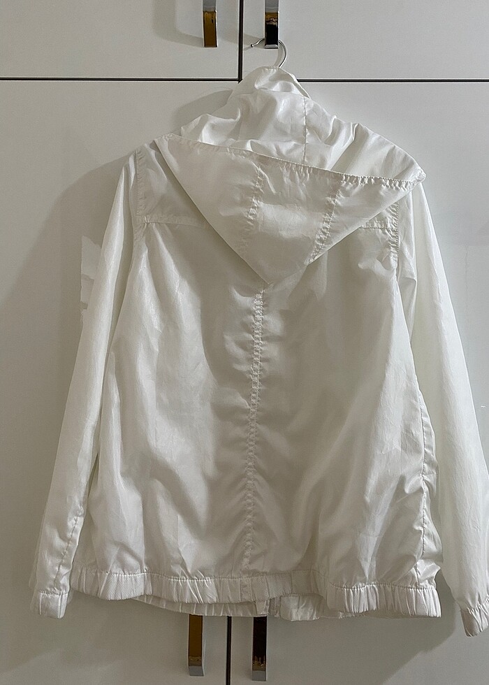 zara yağmurluk - Görsel 4