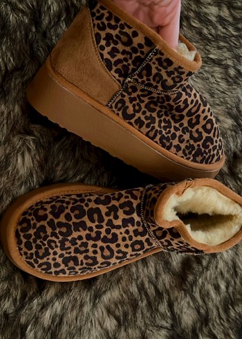 Ugg Leopar Desenli Tüylü Kadın Süet Bot