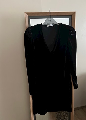 Siyah V Yaka Midi Kadife Elbise - Görsel 4