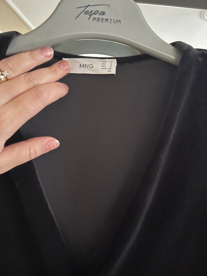 Siyah V Yaka Midi Kadife Elbise - Görsel 5