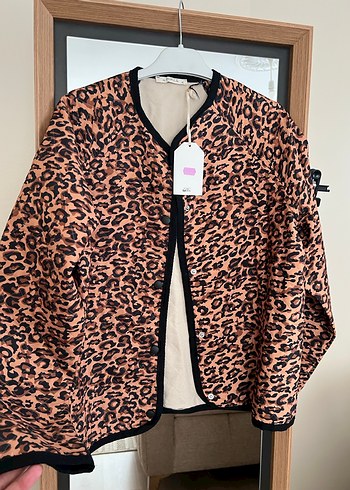 Düğmeli Leopar Desenli Kadın Ceket - Görsel 2
