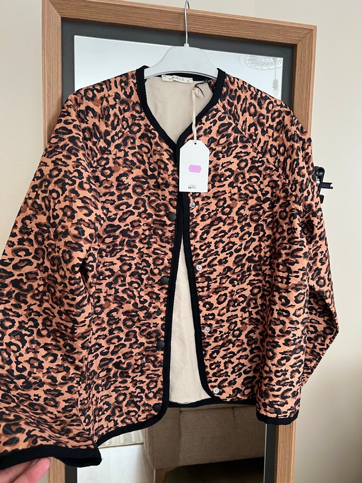 Düğmeli Leopar Desenli Kadın Ceket - Görsel 2