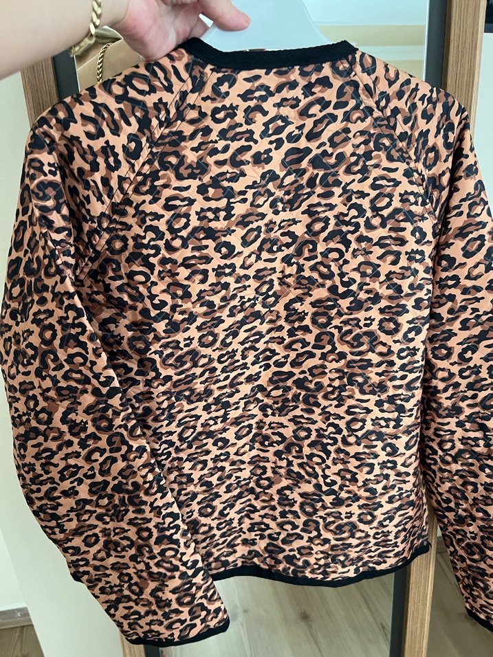 Düğmeli Leopar Desenli Kadın Ceket - Görsel 3