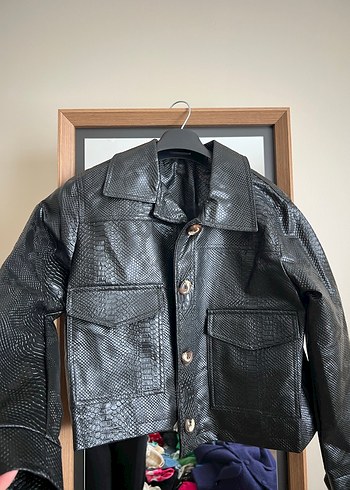 Düğmeli Siyah Yılan Desenli Deri Ceket - Görsel 2