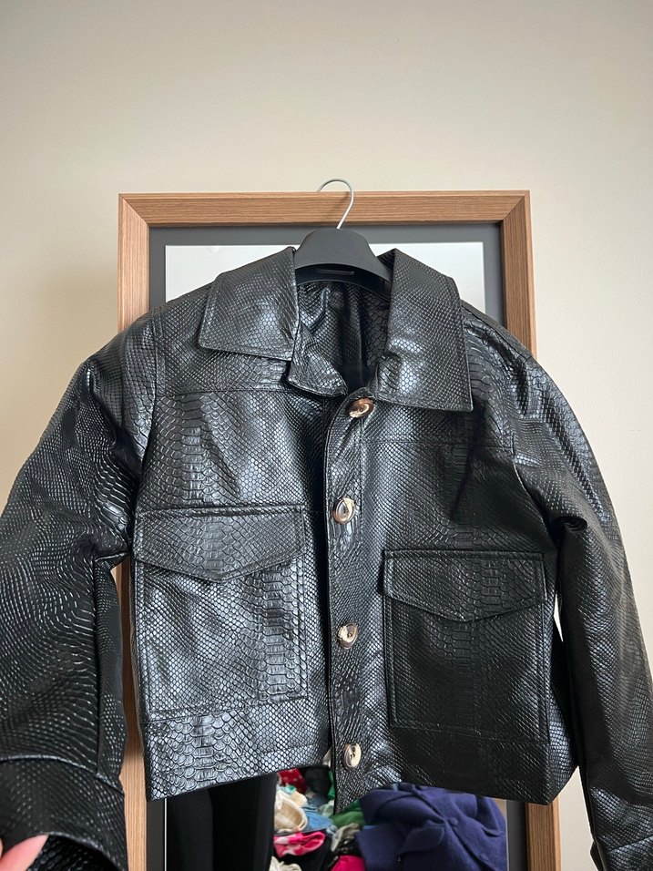 Düğmeli Siyah Yılan Desenli Deri Ceket - Görsel 2