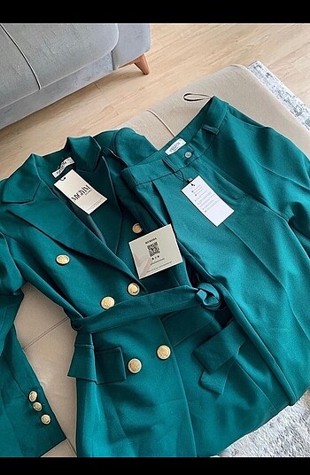 petrol yeşili blazer takım