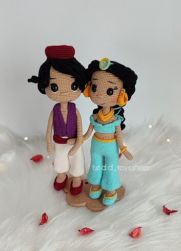 El örgüsü masal kahramanları ????Prenses Jasmine ve Aladdin ????
