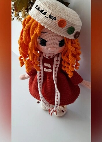 Beden Renk Valeria doll