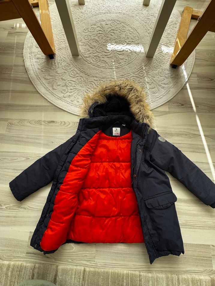 Erkek Çocuk Kürklü Kapüşonlu Koyu Gri Mont - Görsel 3