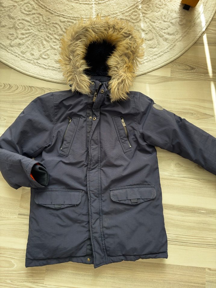 Erkek Çocuk Kürklü Kapüşonlu Koyu Gri Mont - Görsel 2