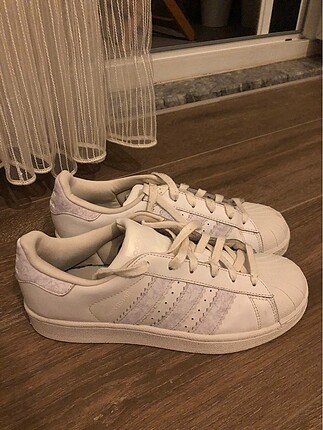 Adidas superstar spor ayakkabı