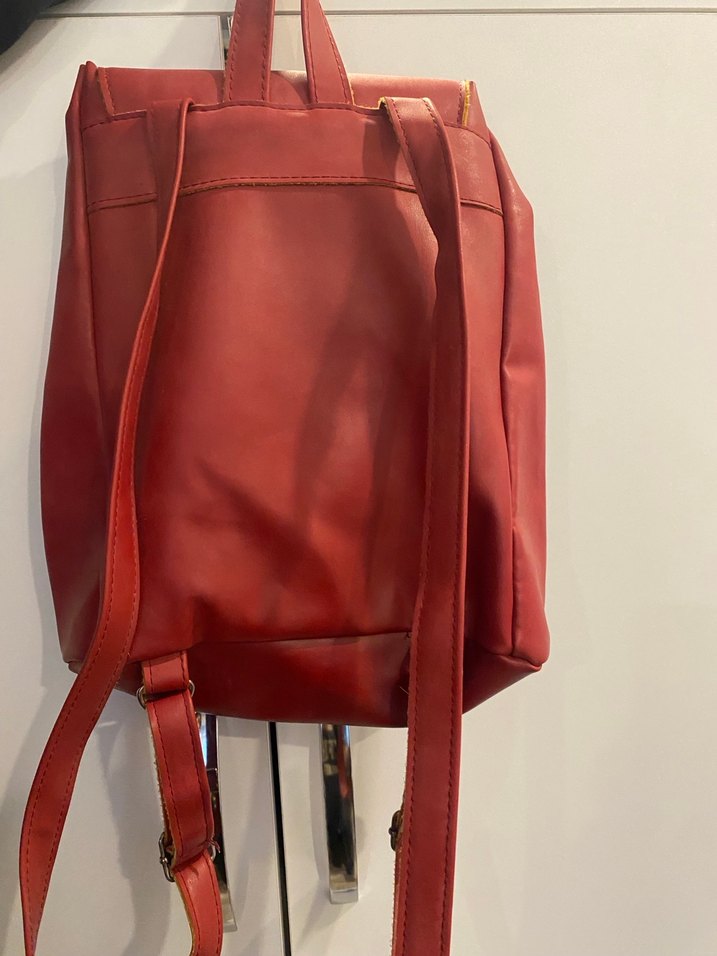 Kilitli Kırmızı Deri Kadın Sırt Çantası - Görsel 2