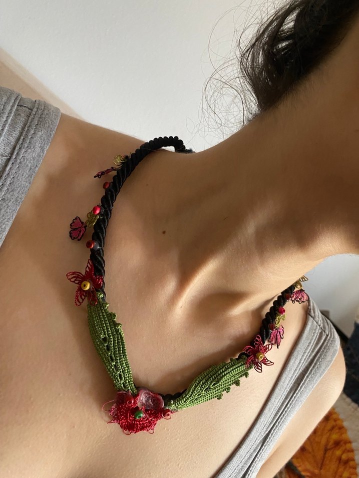 Renkli Nakışlı Uzun Bohem Boncuklu Kolye - Görsel 3