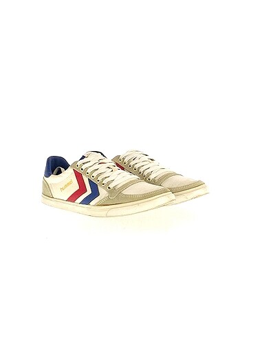 Hummel Hummel Spor Ayakkabı %70 İndirimli.