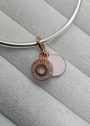 Işıltılı charm 