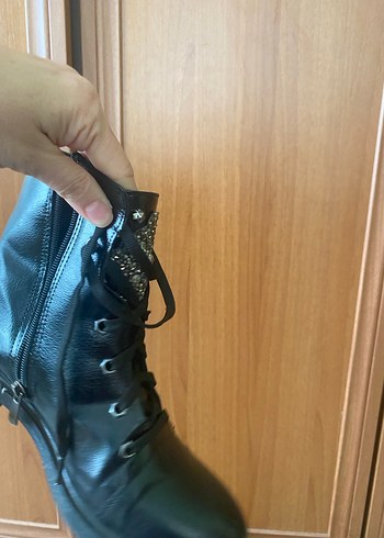 Siyah kadın bot - Görsel 3