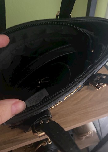 Siyah Çanta - Görsel 2