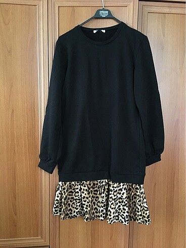 Leopar detaylı elbise