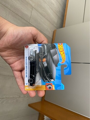 Hot wheels mercedes 560 sec amg