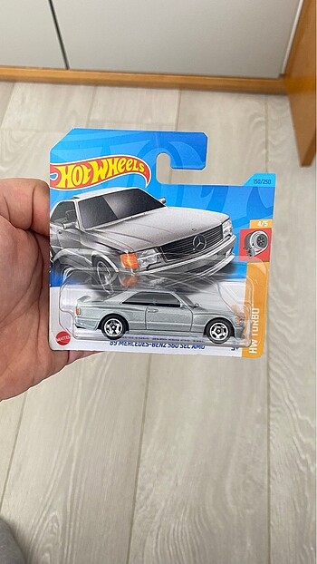 Hot wheels mercedes 560 sec amg