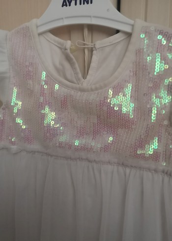 Kız Çocuk Beyaz Fırfırlı İşlemeli Elbise - Görsel 2