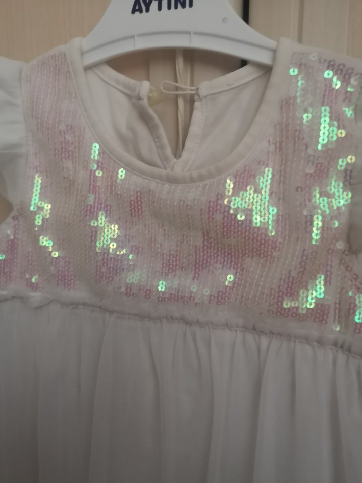 Kız Çocuk Beyaz Fırfırlı İşlemeli Elbise - Görsel 2