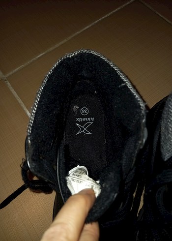 Siyah Bot - Görsel 5