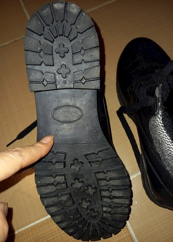 Siyah Bot - Görsel 9