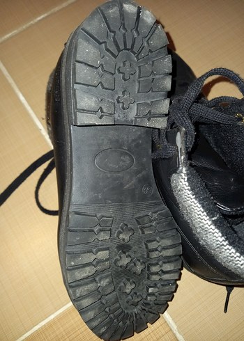 Siyah Bot - Görsel 8