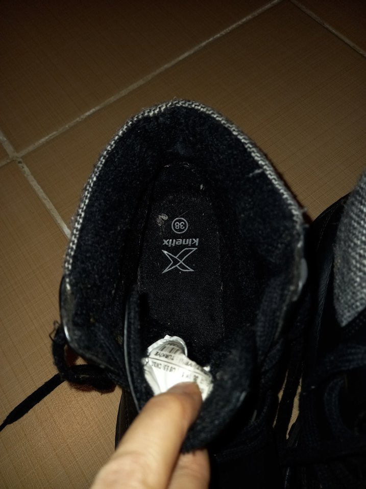 Siyah Bot - Görsel 5