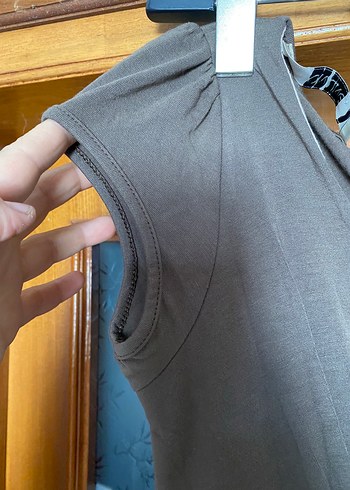 Taba  rengi V Yaka Kemerli Midi Elbise. - Görsel 4