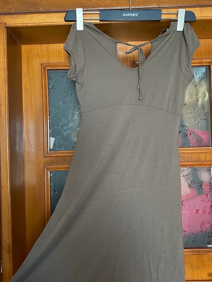 Taba  rengi V Yaka Kemerli Midi Elbise. - Görsel 5