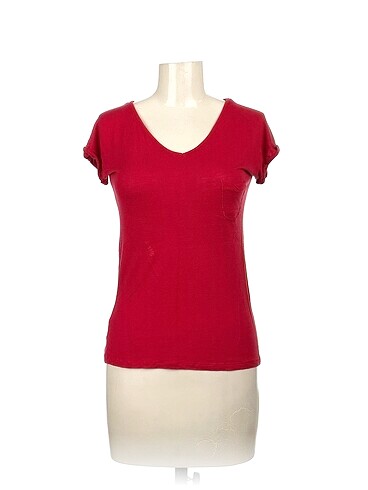 PreLoved T-shirt %70 İndirimli.