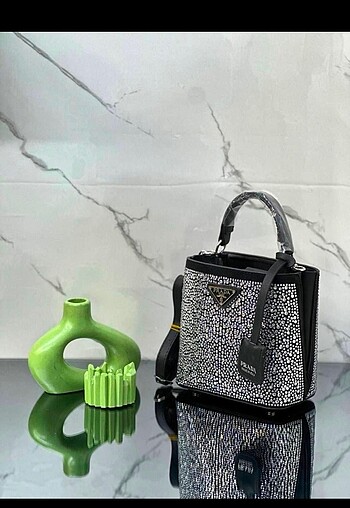 Prada taşlı çanta
