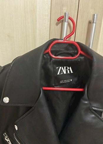 Zara Siyah Deri Biker Ceket
